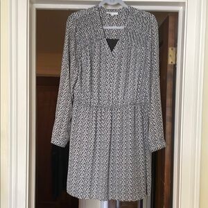 Black and White Patterned Dress w/POCKETS